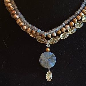 Unusual mid-20th Century necklace